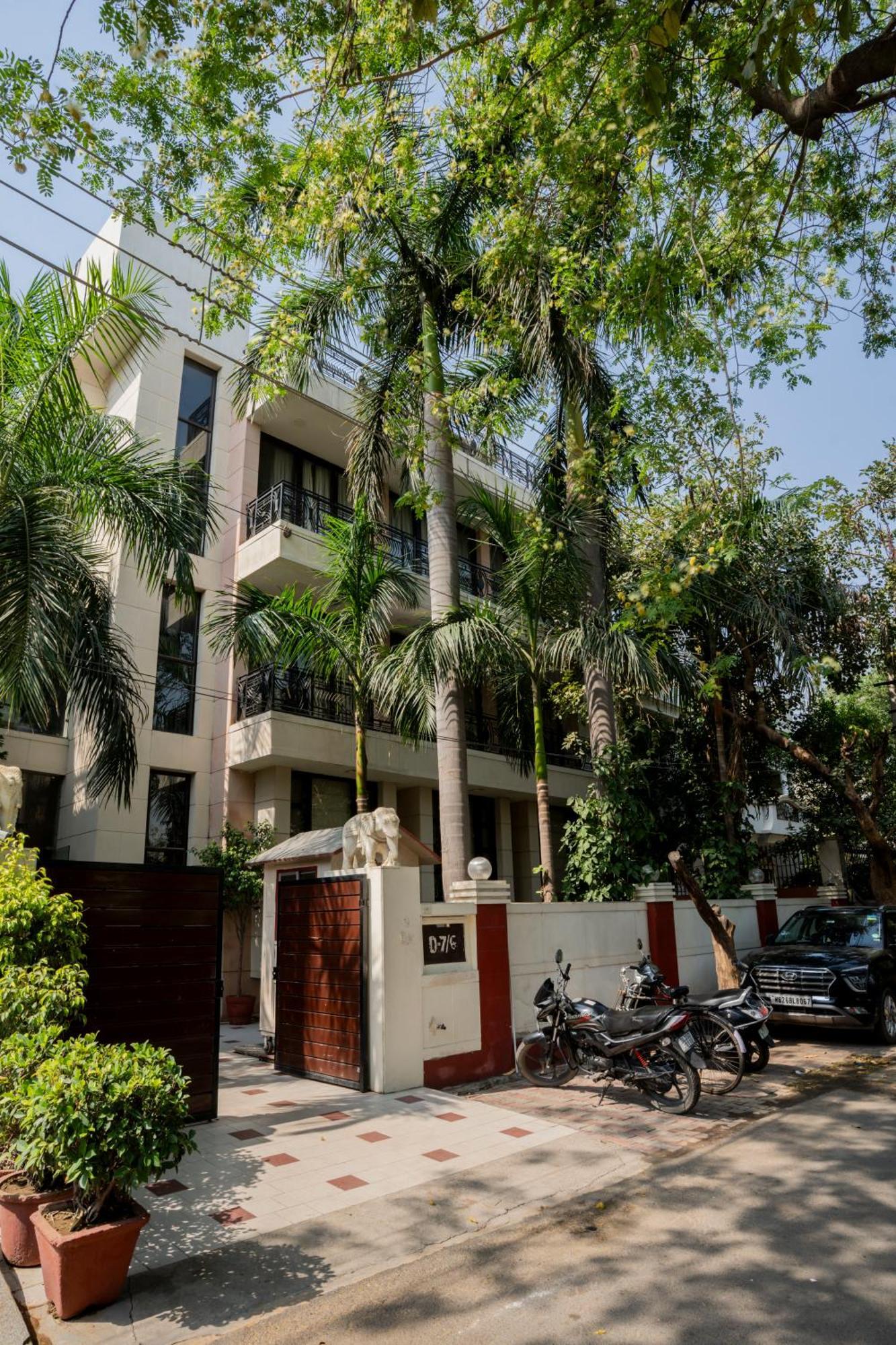 Hotel Ahuja Residency Parklane Gurgáon Exteriér fotografie